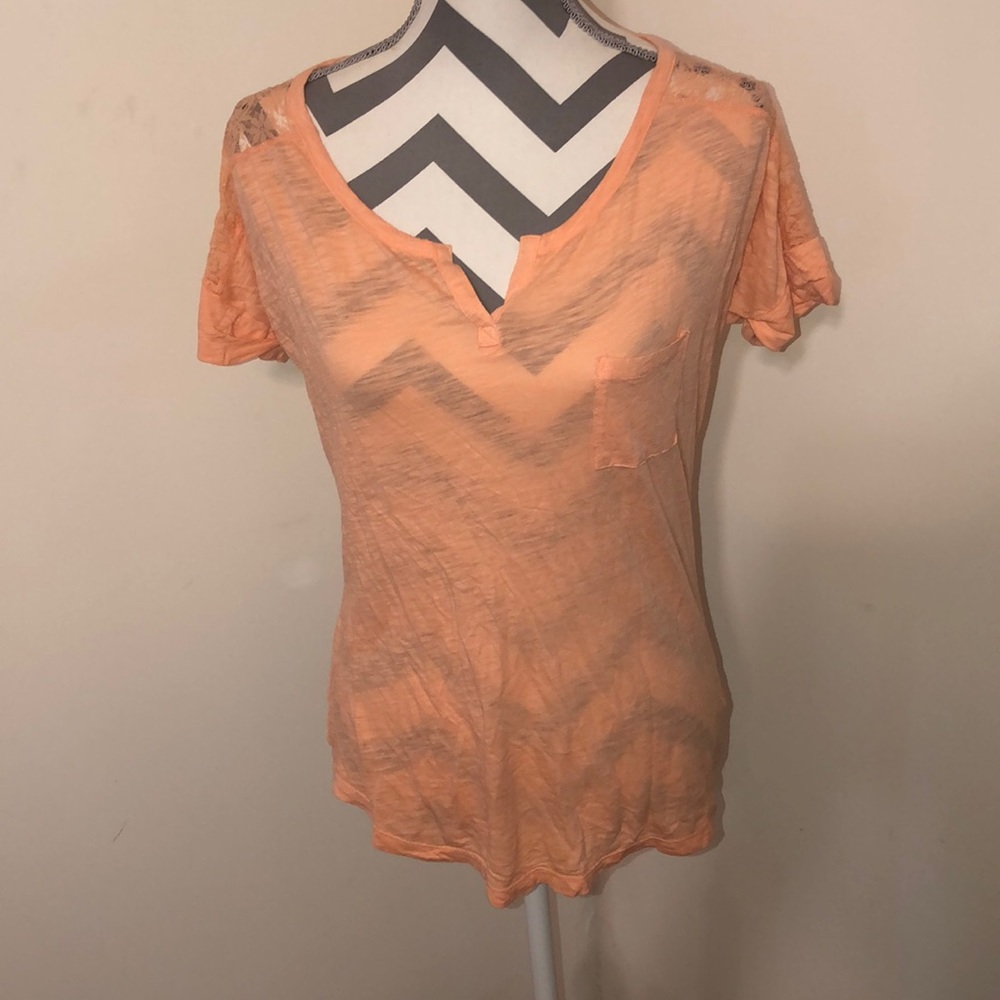 Express peach lace trim pocket tee